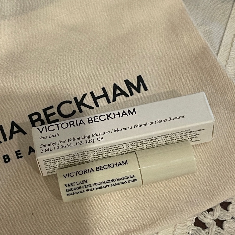 Victoria Beckham Vast Lash Smudge-Free Volumizing Mascara Travel Size NEW